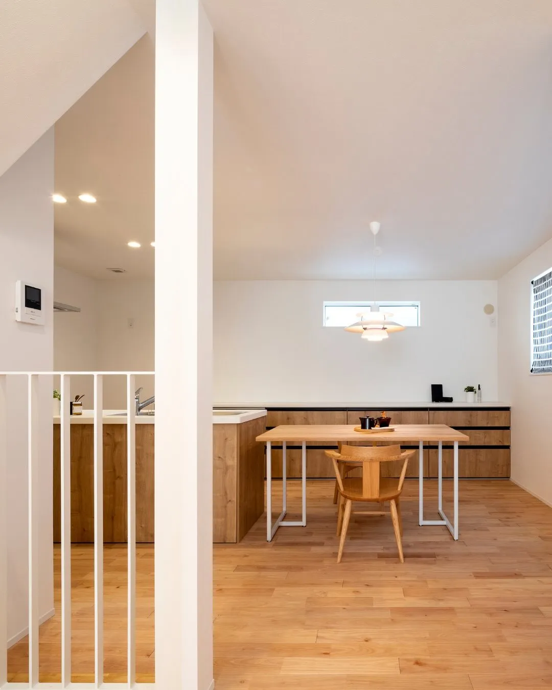 【木目が映えるナチュラル空間】