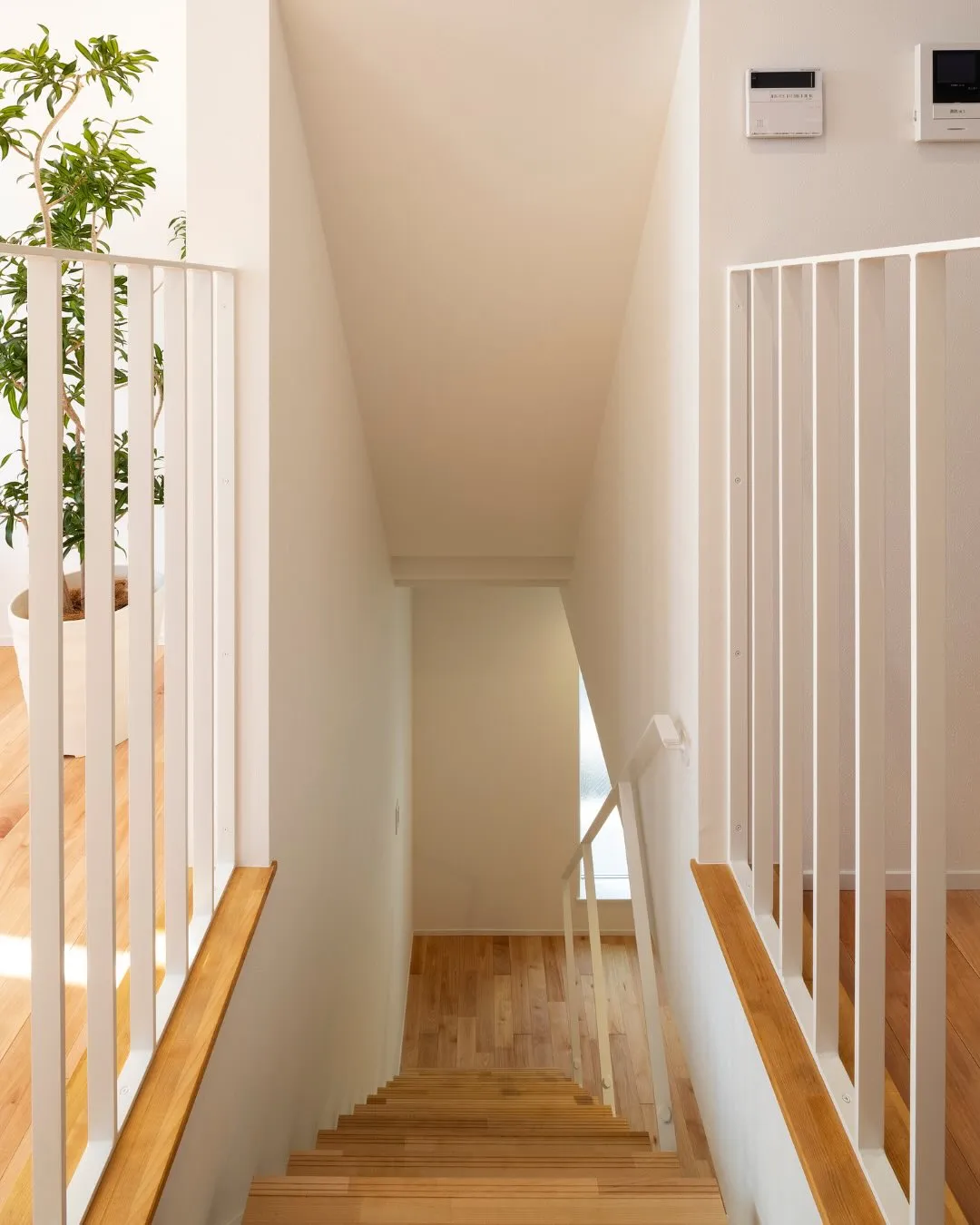 【木目が映えるナチュラル空間】